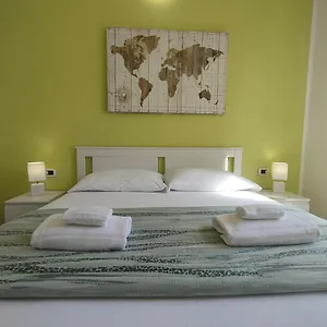 https://iris-rooms.in-sardinia.net